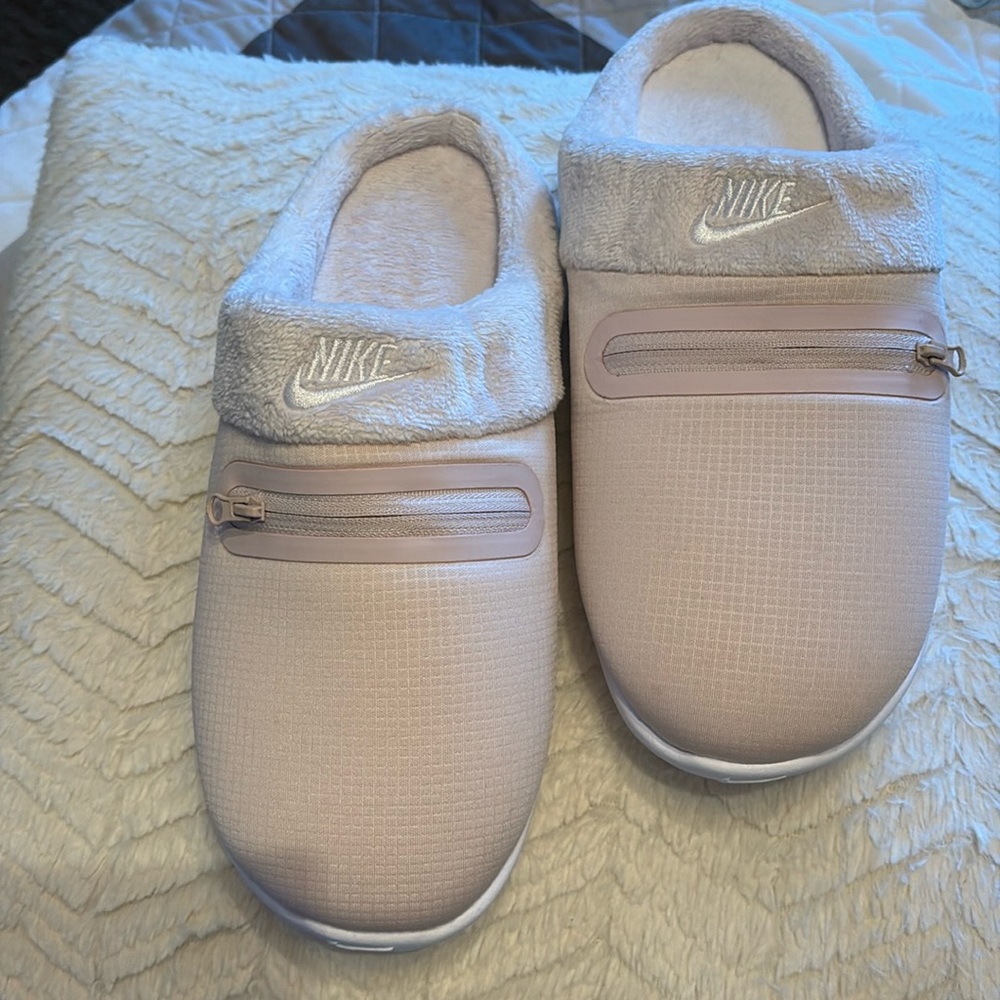 Nike Burrow Mules